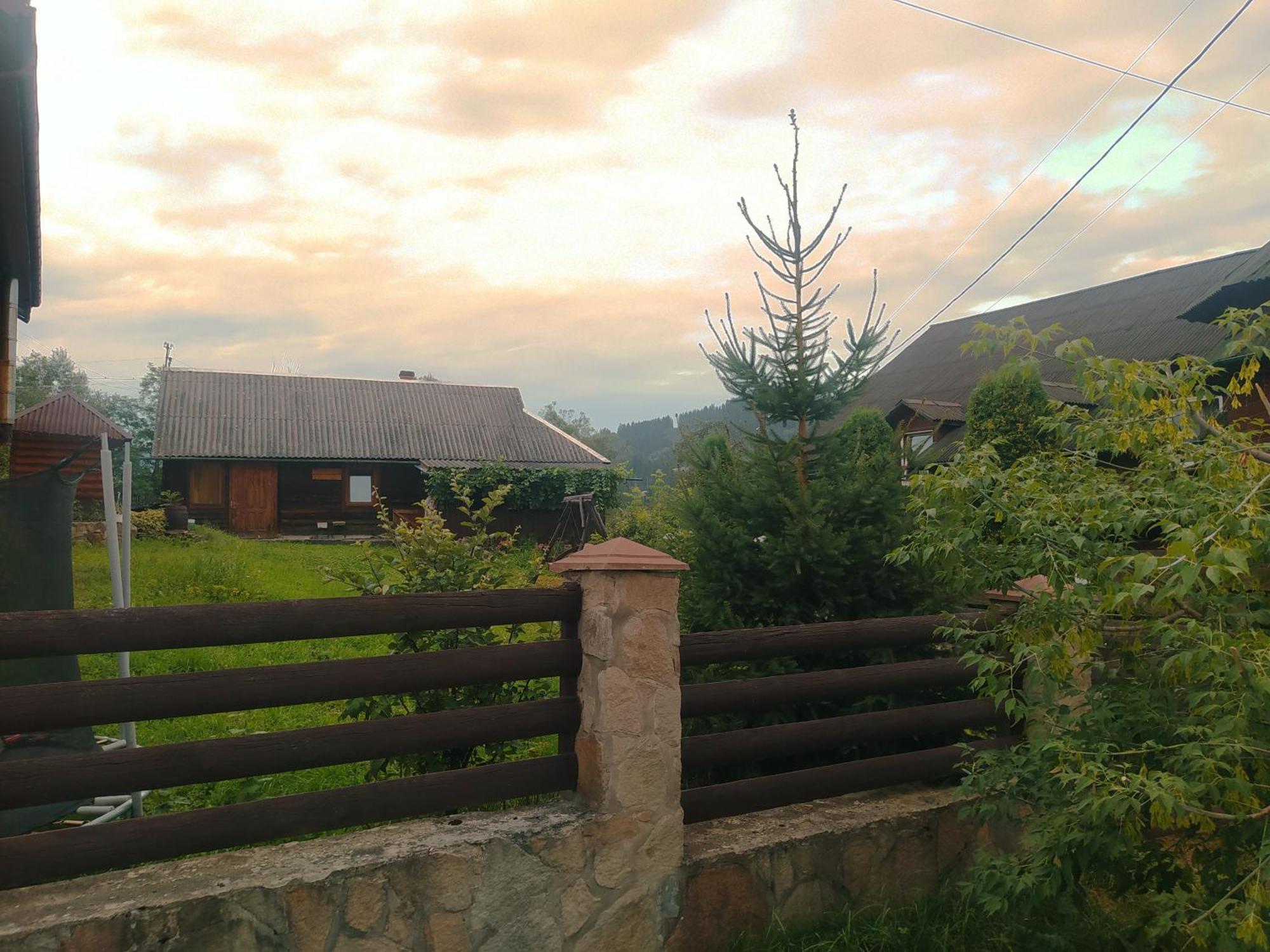 Starovitska Hata - Ethno-Cottage Верховина Екстер'єр фото